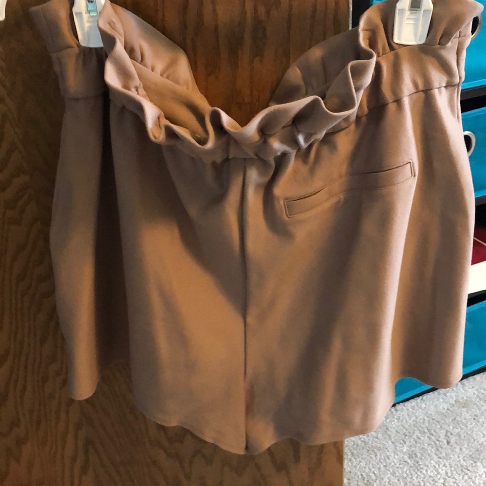 Shorts - Picture 2 of 5